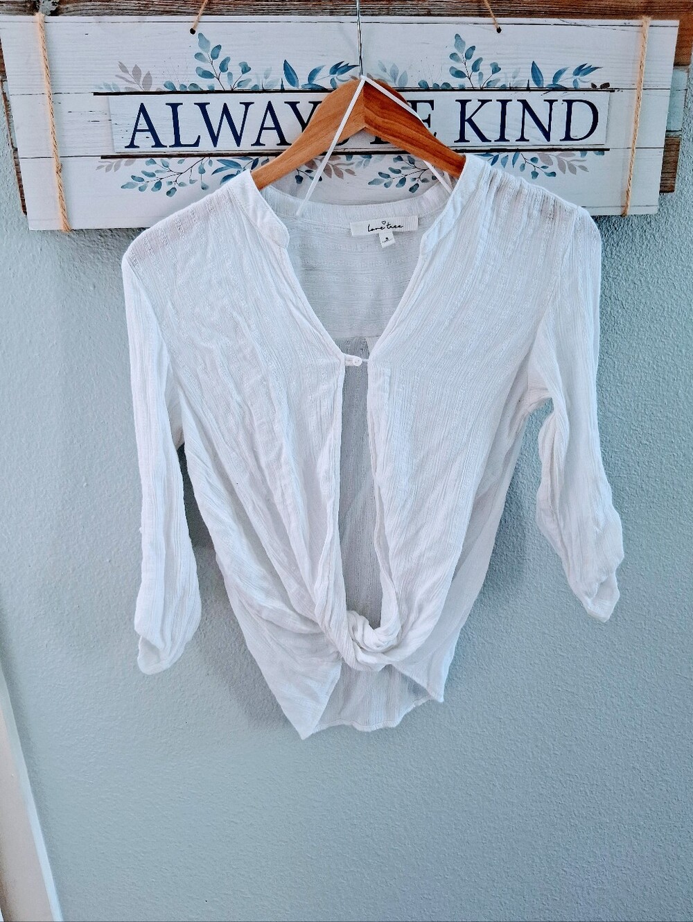 5/$13 Love Tree textured blouse